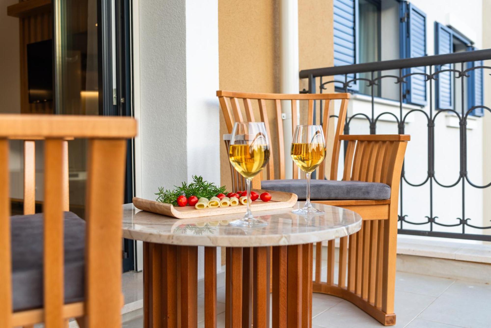 Lustica Apartments Central Tivat Phòng bức ảnh
